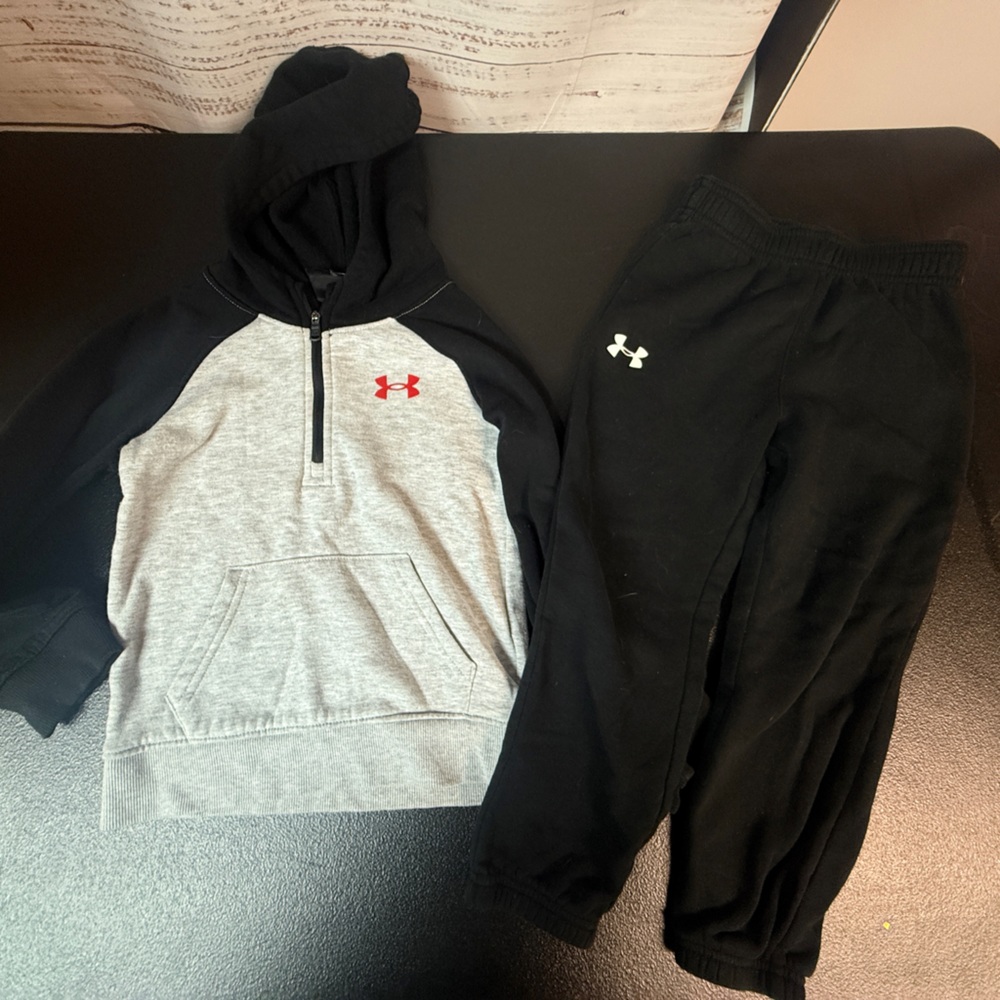Under Armour Two-Tone Hoodie & Jogger Set - Gray & Black